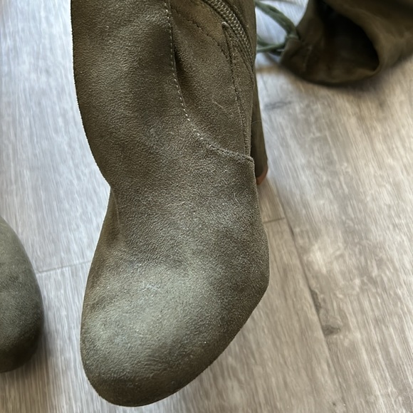 Miss Lola Green Knee High Boots - Picture 2 of 4